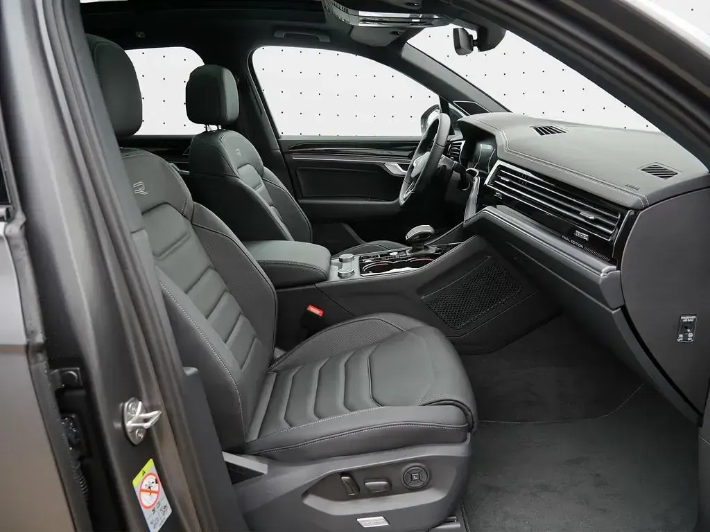 Gebraucht VW Touareg Edition 286 PS (210 kW) 2026 Siliziumgrau matt SUV