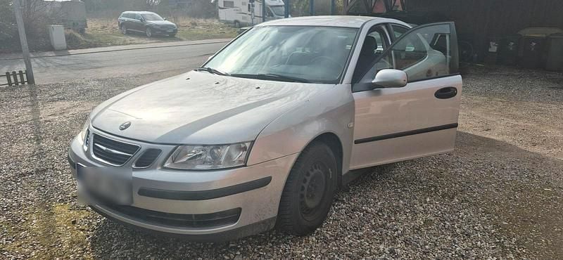 Second-hand Saab 9-3 122 CP (89 kW) 2005 Argintiu Berlinǎ