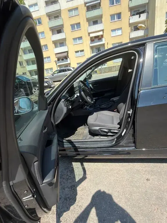 Gebraucht BMW 316 116 PS (85 kW) 2012 Schwarz Kombi