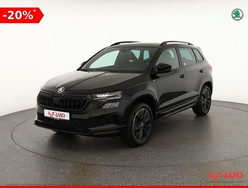 Schwarz Neu 2025 Skoda Karoq SportLine SUV | 40.785 € (Fairer Preis) - Bild 1/4