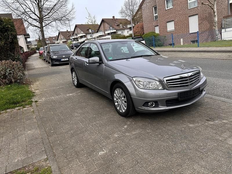 Gebraucht Mercedes C300 231 PS (169 kW) 2009 Silber Limousine