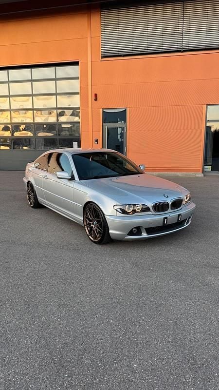 Silber Gebraucht 2006 BMW 320 Coupé | 6.299 € - Bild 1/4
