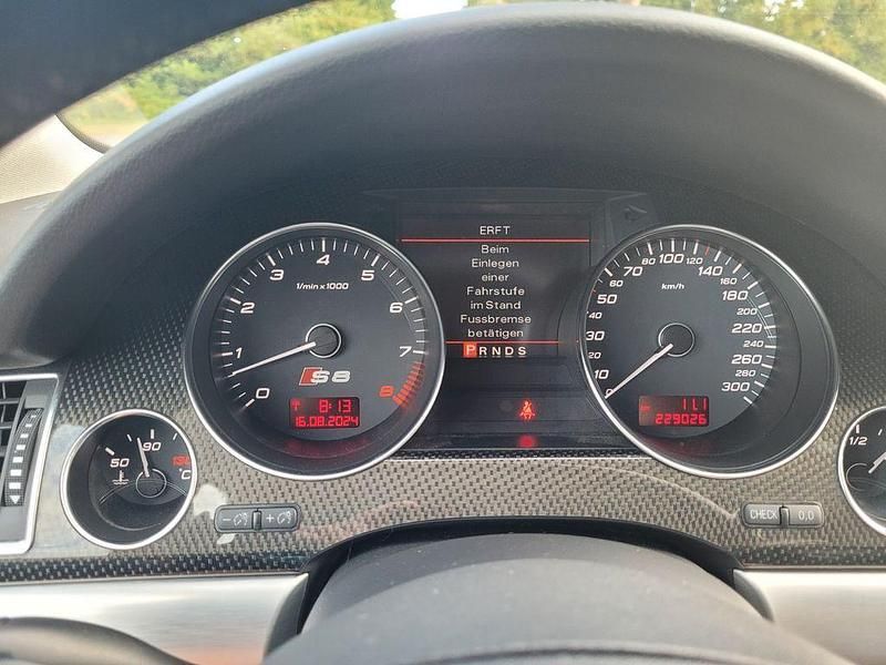 Blau Gebraucht 2009 Audi S8 Sport Limousine | 15.450 € (Superpreis) - Bild 1/4