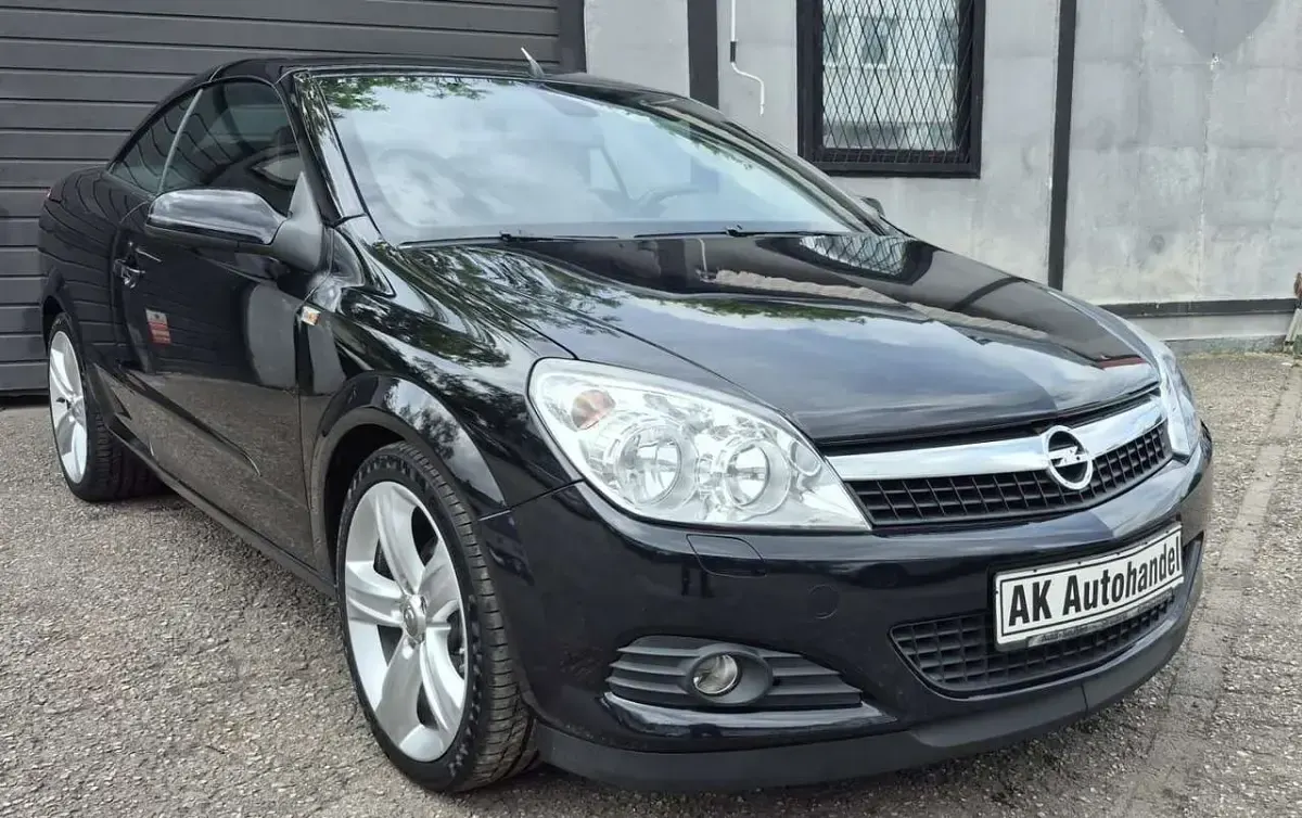 Gebraucht Opel Astra Cabriolet 140 PS (102 kW) 2009 Schwarz Cabrio