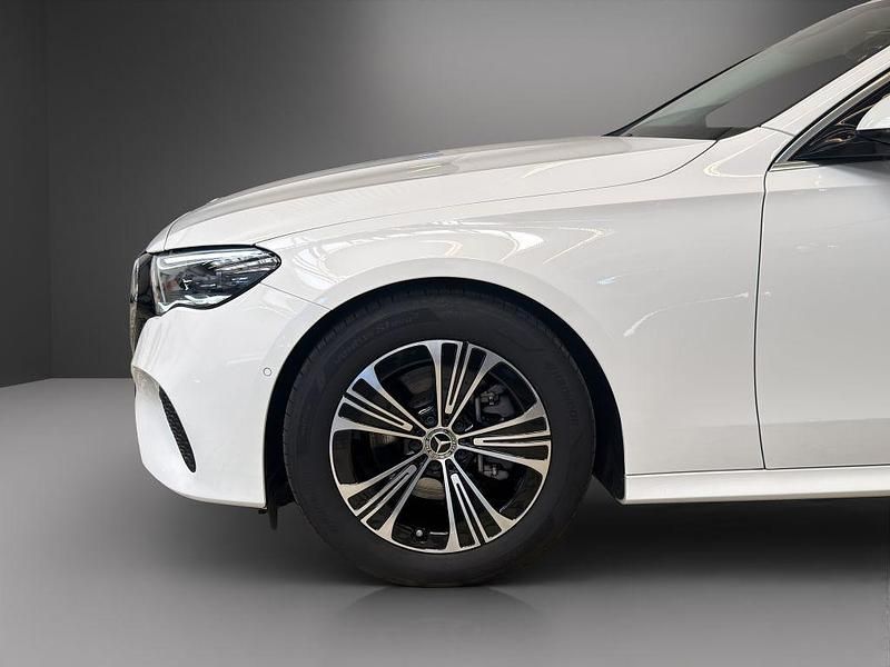 Używany Mercedes E200 Advanced Plus 227 KM (166 kW) 2024 Biały Sedan/Limuzyna