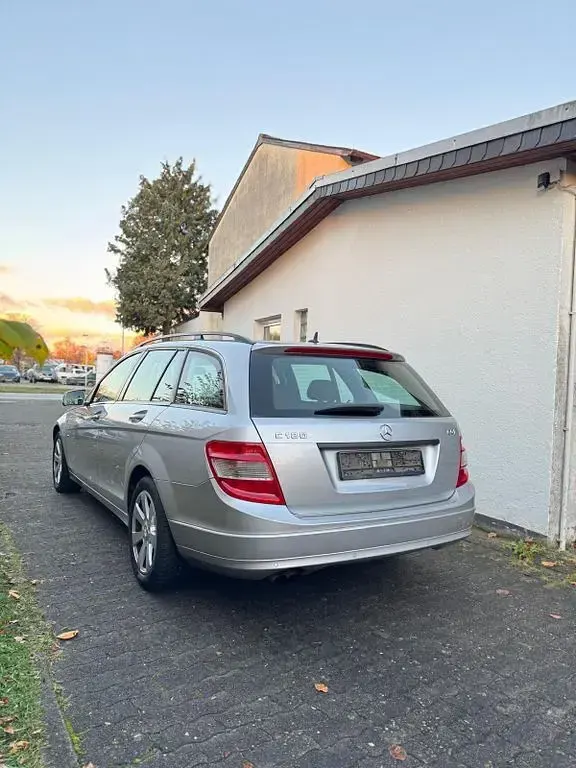 Gebraucht Mercedes C180 156 PS (114 kW) 2010 Grau Limousine