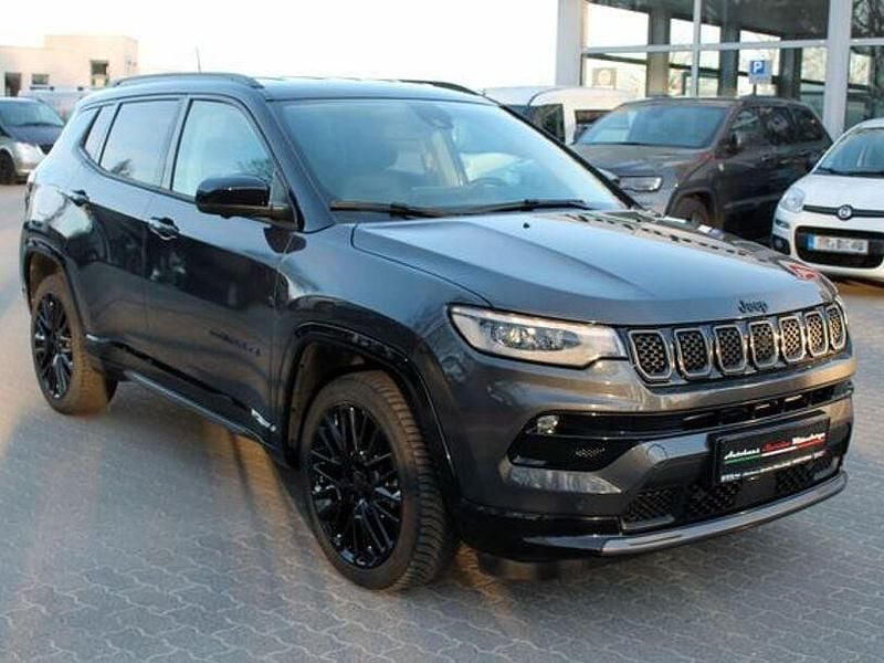 Gebraucht Jeep Compass 147 PS (108 kW) 2023 Grau SUV