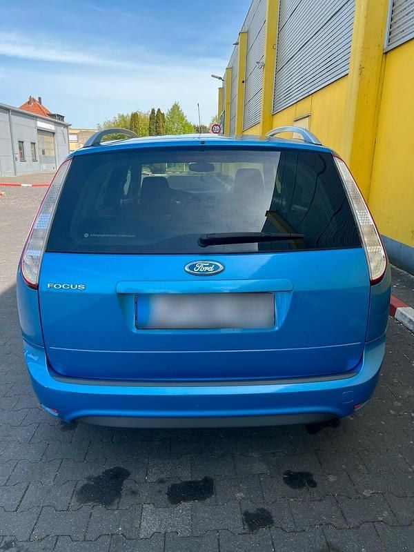 Gebraucht Ford Focus 102 PS (75 kW) 2009 Blau Kombi