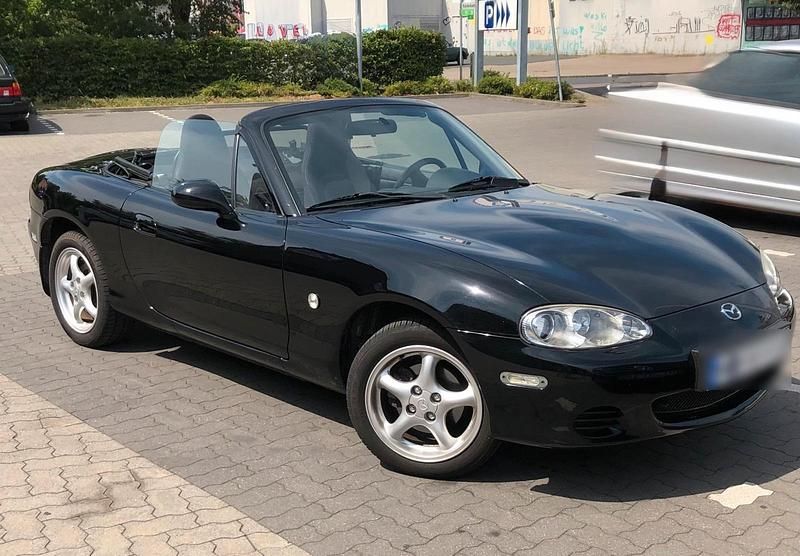 Second-hand Mazda MX5 110 CP (80 kW) 2003 Negru Cabrio