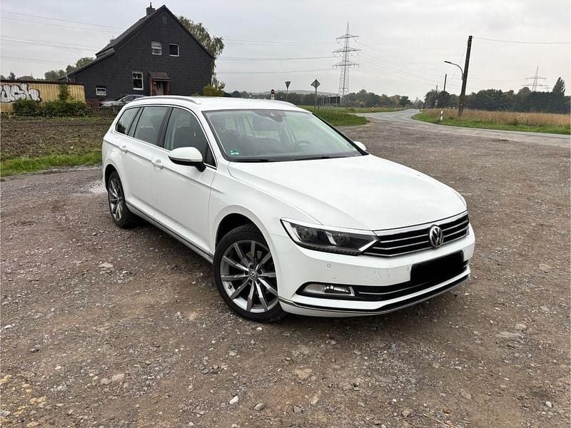 Weiß Gebraucht 2016 VW Passat Highline Kombi | 9.990 € (Guter Preis) - Bild 1/4