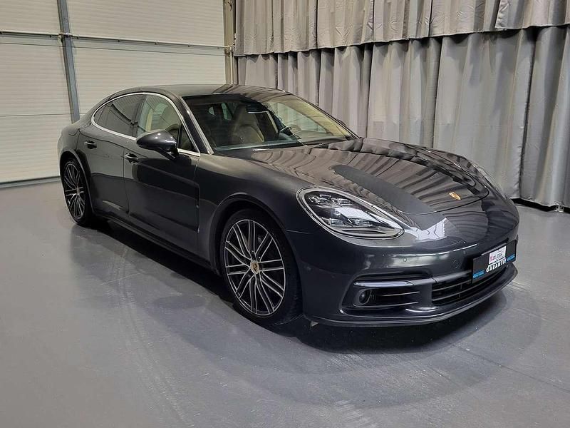 Gebraucht Porsche Panamera 421 PS (309 kW) 2017 Vulkangraumetallic Kleinwagen