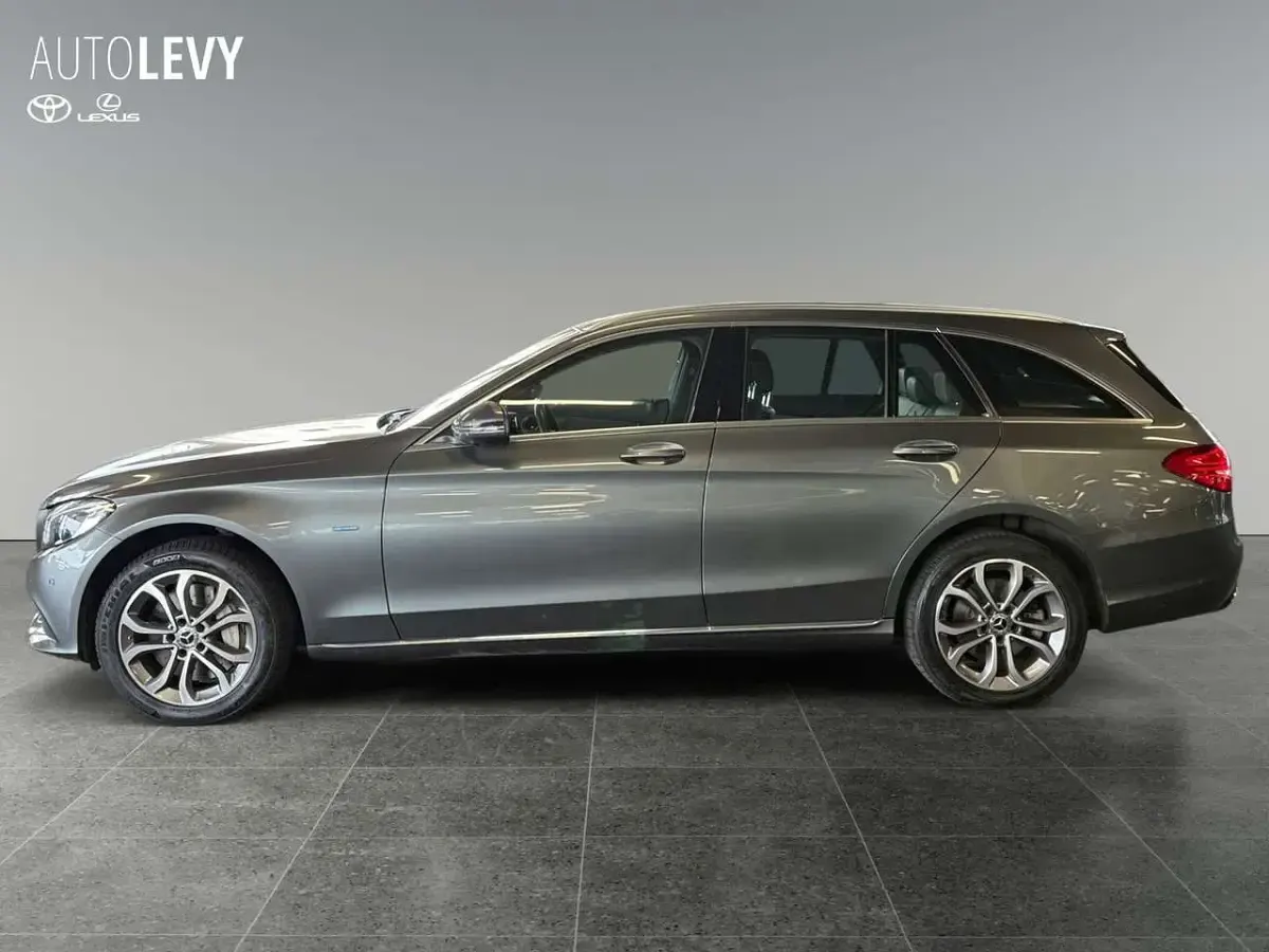 Gebraucht Mercedes C350e Avantgarde 279 PS (205 kW) 2017 Selenitgrau metalliclack Kombi
