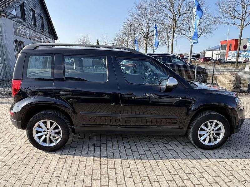 Gebraucht Skoda Yeti Ambition 125 PS (91 kW) 2015 Schwarzmagic perleffekt SUV