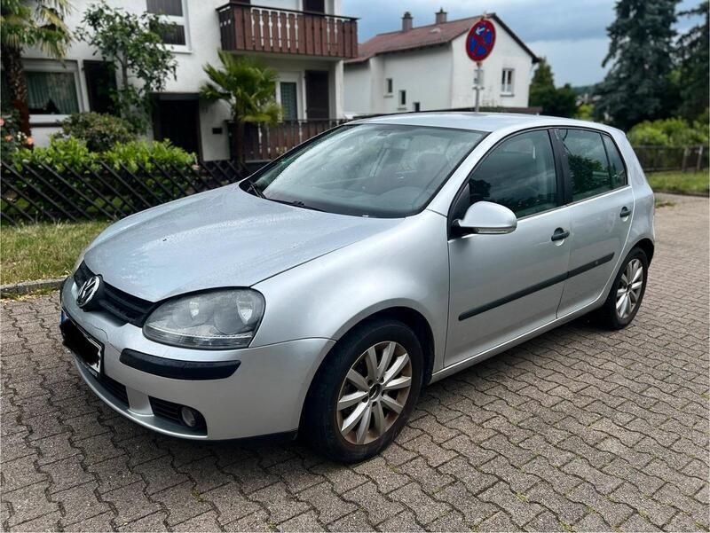 Grau Gebraucht 2004 VW Golf V Kleinwagen | 1.400 € (Fairer Preis) - Bild 1/4
