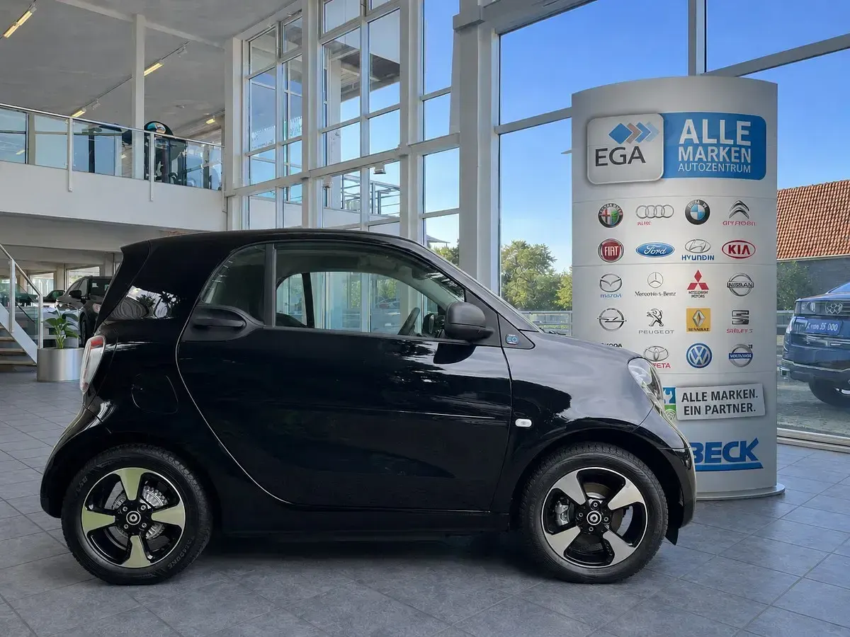 Gebraucht Smart ForTwo Electric Drive Exclusive 60 kW (82 PS) 2023 Schwarz