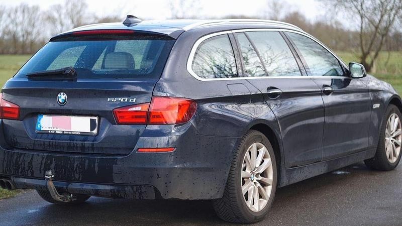 Gebraucht BMW 520 184 PS (135 kW) 2010 Blau Kombi