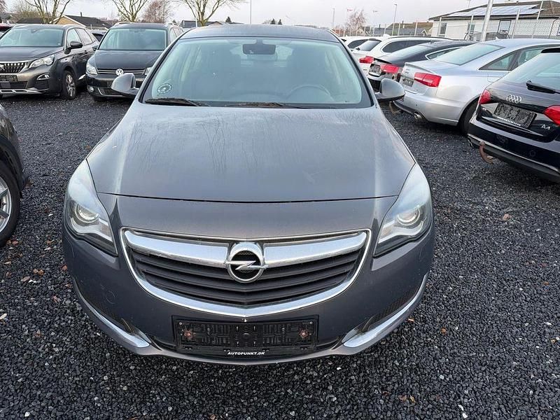 Grau Gebraucht 2016 Opel Insignia Edition Limousine | 5.900 € (Guter Preis) - Bild 1/4