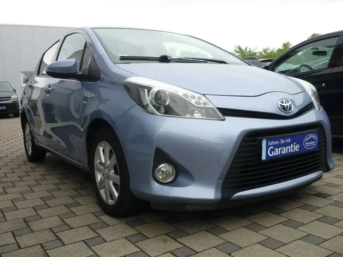 Gebraucht Toyota Yaris Life 75 PS (55 kW) 2012 Blau Kleinwagen