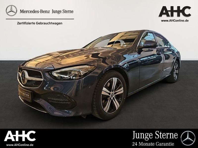 Metalliclack sodalithblau Gebraucht 2024 Mercedes C200 Avantgarde Limousine | 39.900 € (Fairer Preis) - Bild 1/4