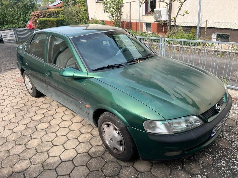 Grün Gebraucht 1998 Opel Vectra Limousine | 550 € (Superpreis) - Bild 1/4