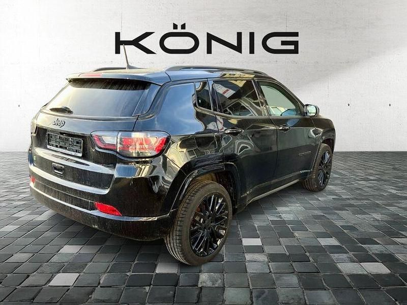 Second-hand Jeep Compass 131 CP (96 kW) 2024 Negru SUV