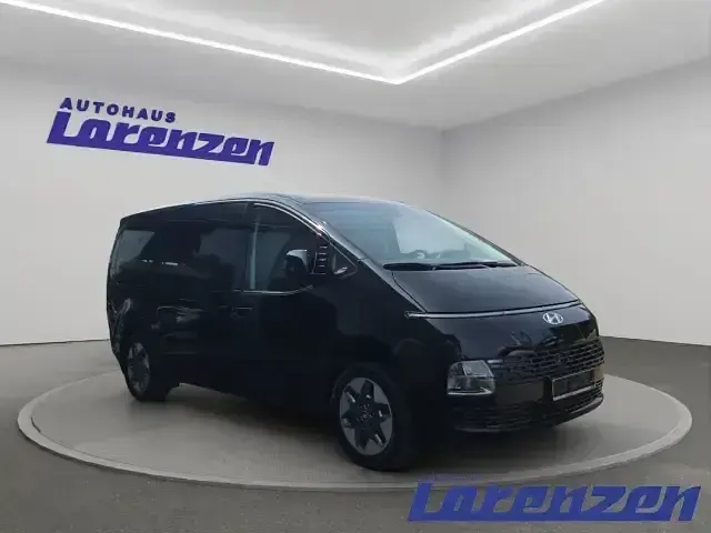 Gebraucht Hyundai Staria Prime 177 PS (130 kW) 2023 Abyss black (schwarz) Van / Kleinbus