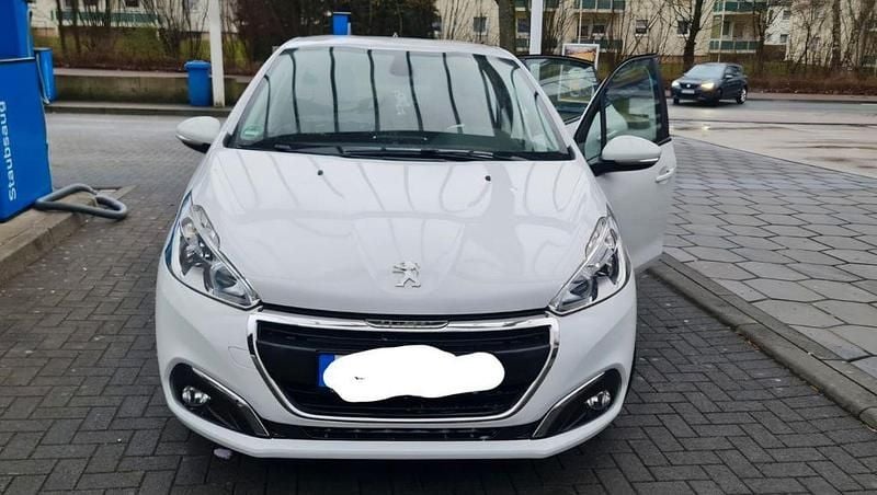 Gebraucht Peugeot 208 Active 68 PS (50 kW) 2017 Weiß Kleinwagen