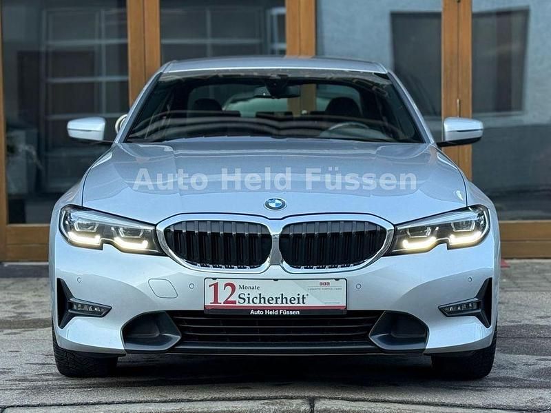 Gebraucht BMW 330 Sport Line 258 PS (189 kW) 2019 Silber Limousine