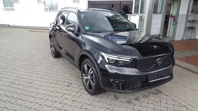 Gebraucht Volvo XC40 Plus 163 PS (119 kW) 2025 Onyx black (metallic) SUV