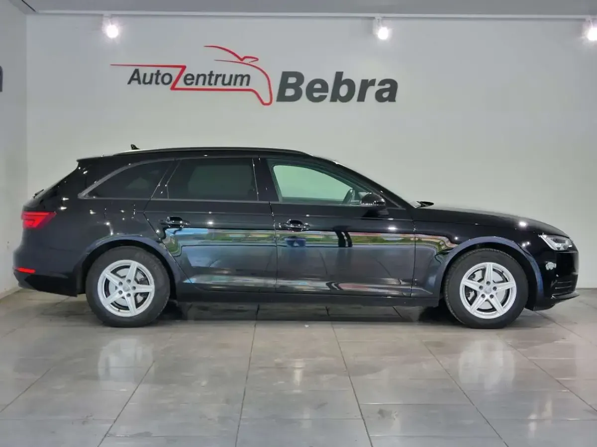 Gebraucht Audi A4 Ambiente 122 PS (89 kW) 2018 Schwarz Kombi