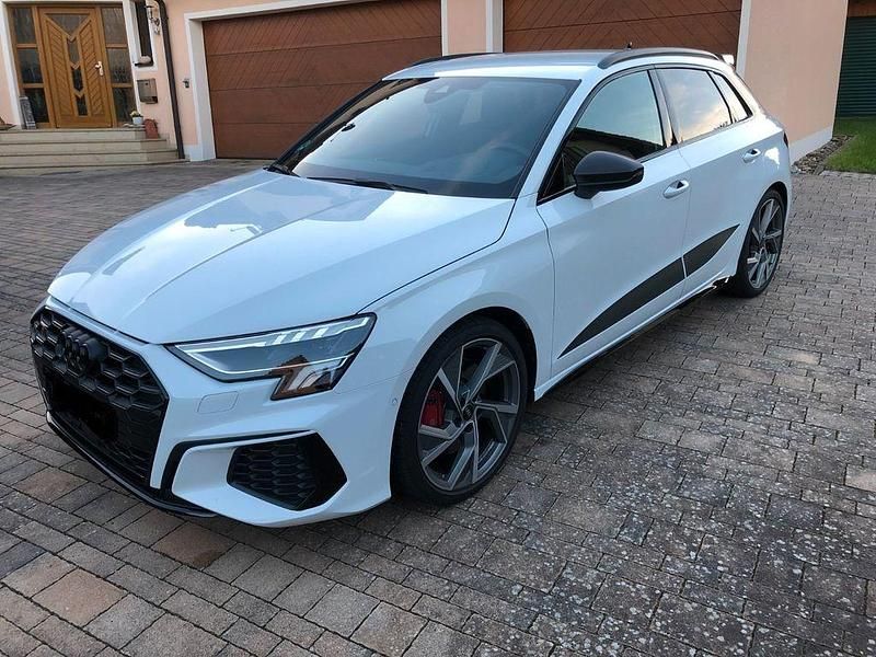 Weiß Gebraucht 2023 Audi S3 Ambiente Coupé | 41.900 € (Fairer Preis) - Bild 1/4