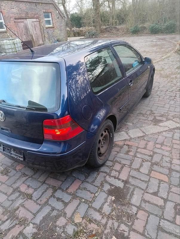 Gebraucht VW Golf IV 2002 Blau Kleinwagen