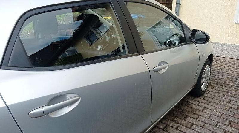 Gebraucht Mazda 2 Independence 75 PS (55 kW) 2007 Silber Kleinwagen