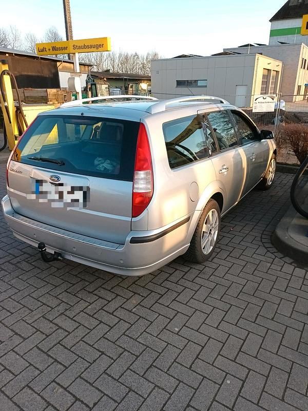 Gebraucht Ford Mondeo 125 PS (91 kW) 2007 Silber Kombi