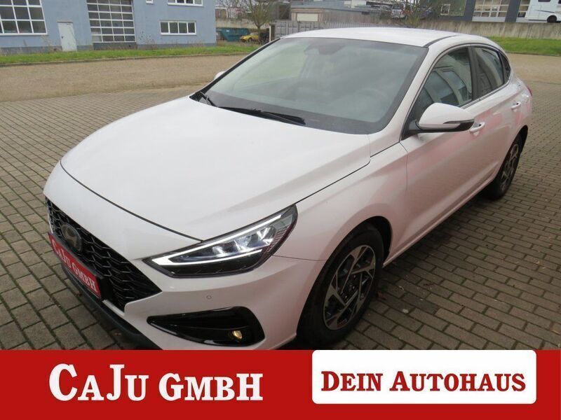 Weiß Neu 2025 Hyundai i30 Limousine | 23.885 € (Guter Preis) - Bild 1/4