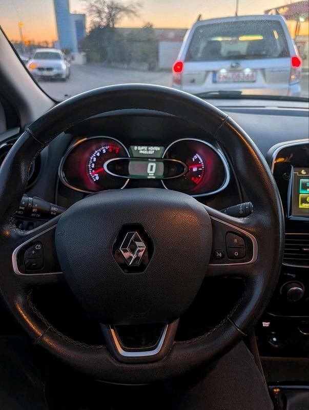 Gebraucht Renault Clio IV 75 PS (55 kW) 2016 Weiß Kleinwagen