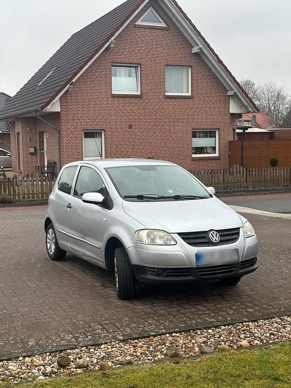 Gebraucht VW Fox 54 PS (39 kW) 2009 Grau Kleinwagen