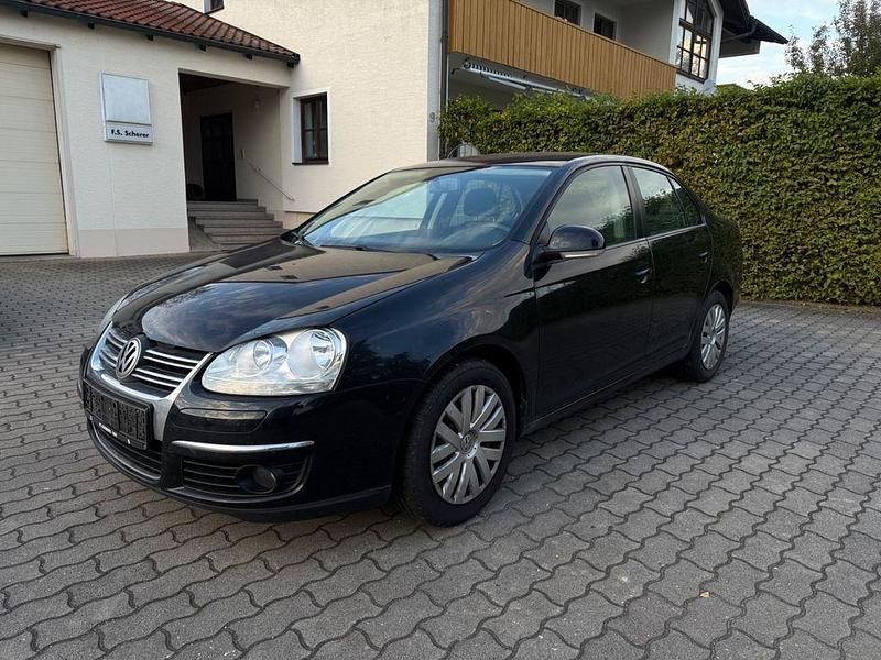 Schwarz Gebraucht 2010 VW Jetta Freestyle Limousine | 1.990 € (Superpreis) - Bild 1/4