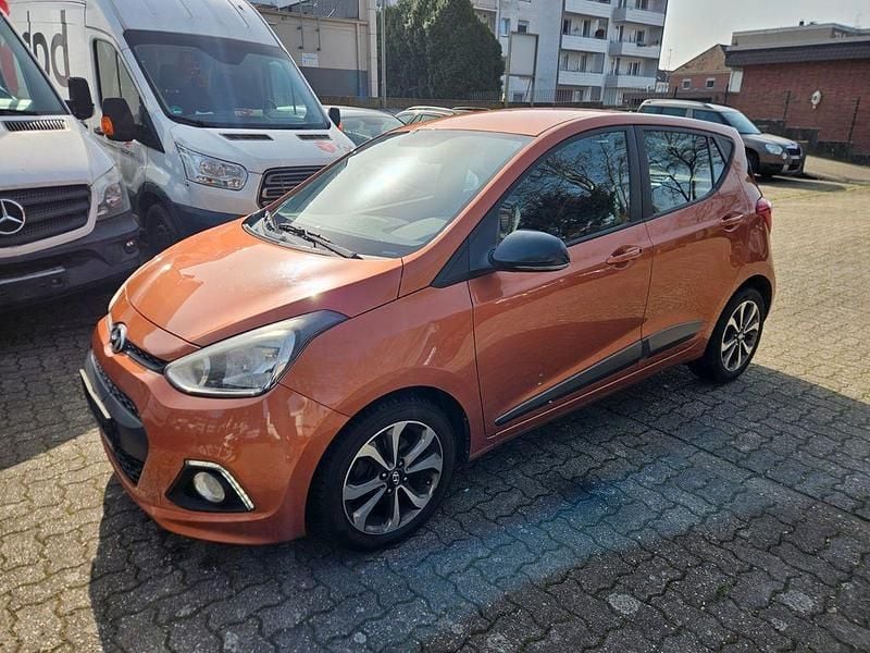 Gebraucht Hyundai i10 Edition 87 PS (63 kW) 2014 Orange Kleinwagen