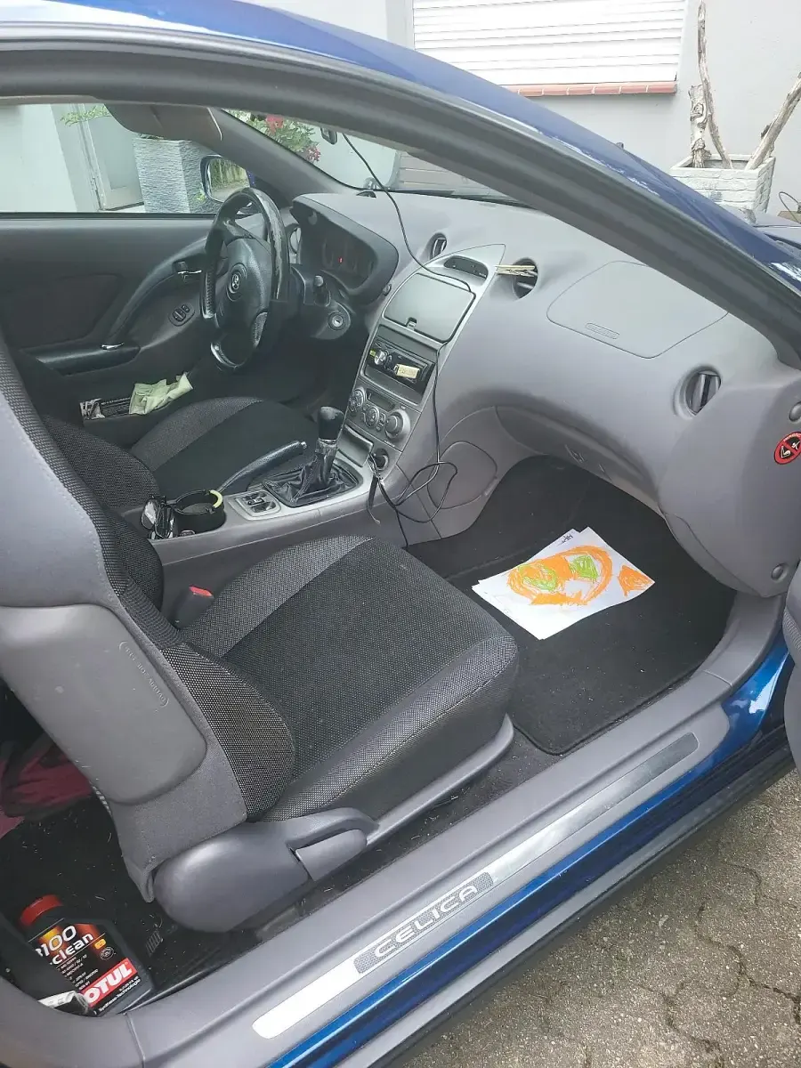Second-hand Toyota Celica 143 CP (105 kW) 2000 Albastru Coupe
