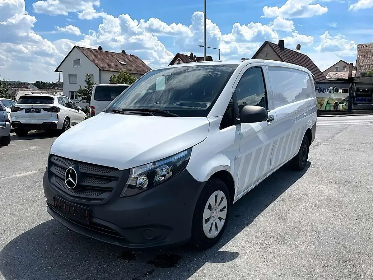 Gebraucht Mercedes Vito 114 PS (83 kW) 2016 Arktikweiss Van