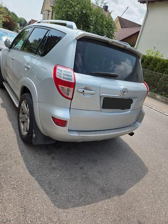 Silber Gebraucht 2010 Toyota RAV4 Executive SUV | 5.899 € (Guter Preis) - Bild 1/4
