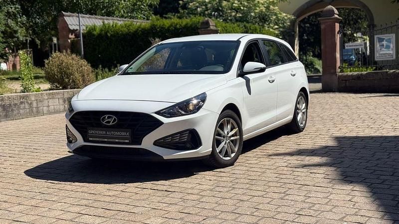 Gebraucht Hyundai i30 Pure 110 PS (80 kW) 2021 Weiß Kombi