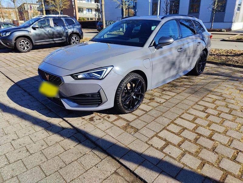 Second-hand Cupra Leon 245 CP (180 kW) 2021 Gri Break