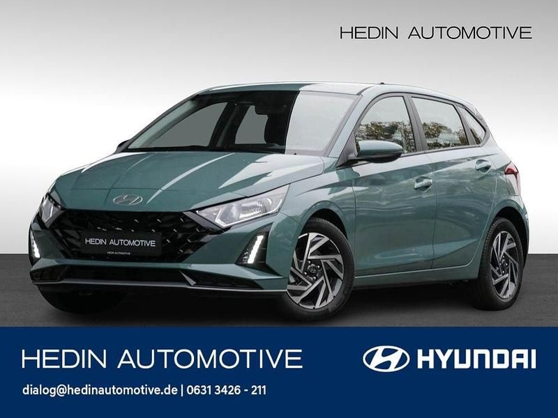 Grün Neu 2025 Hyundai i20 Trend Limousine | 23.370 € (Fairer Preis) - Bild 1/4
