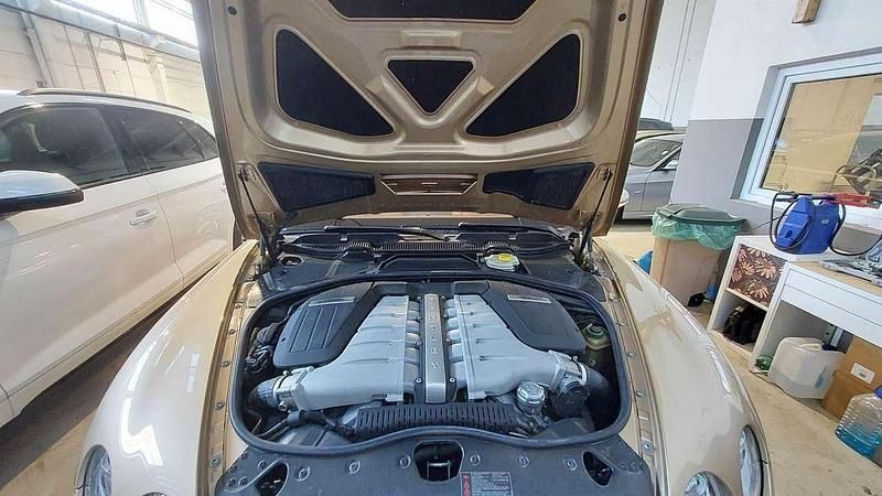 Gebraucht Bentley Continental Flying Spur 559 PS (411 kW) 2006 Gold Limousine