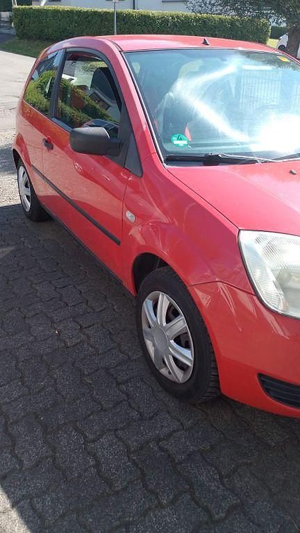 Rot Gebraucht 2005 Ford Fiesta Viva X Kleinwagen | 1.400 € (Etwas zu teuer) - Bild 1/4