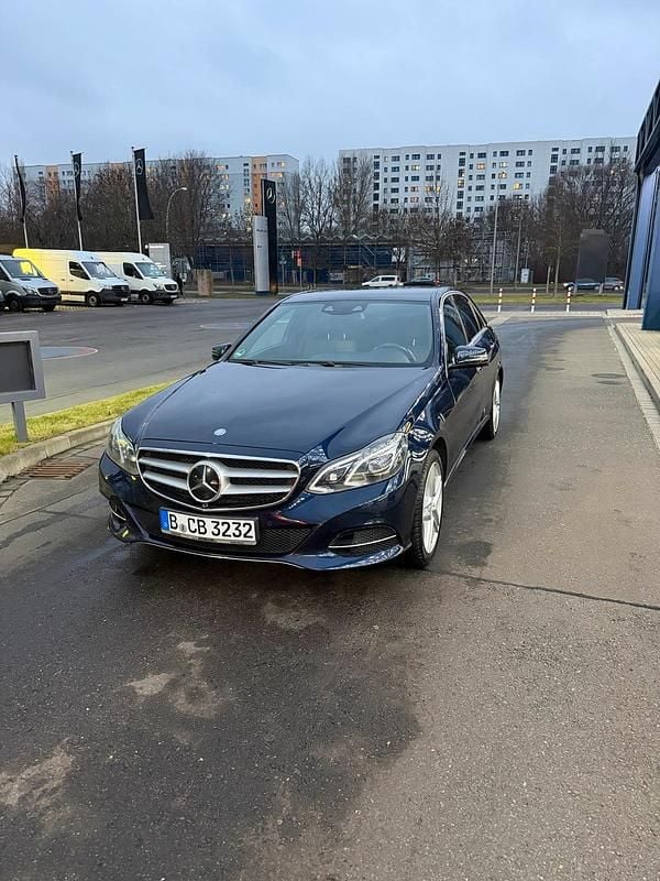 Gebraucht Mercedes E350 252 PS (185 kW) 2014 Blau Limousine