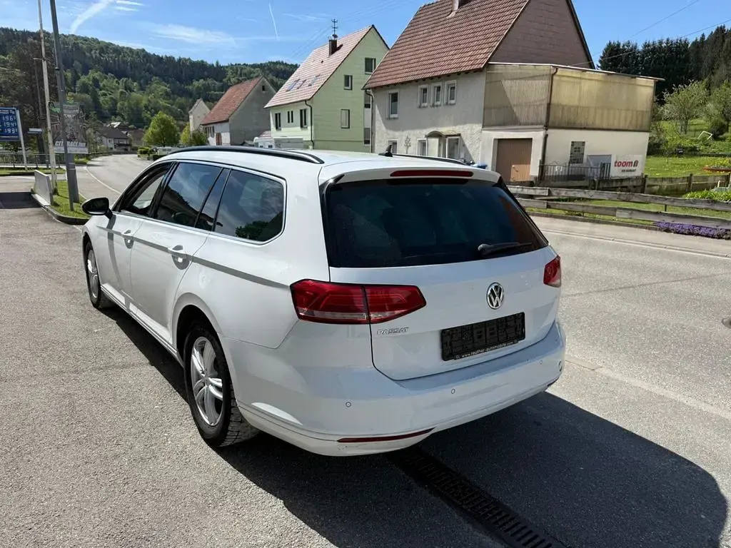 Usata VW Passat 150 CV (110 kW) 2018 Bianco Berlina