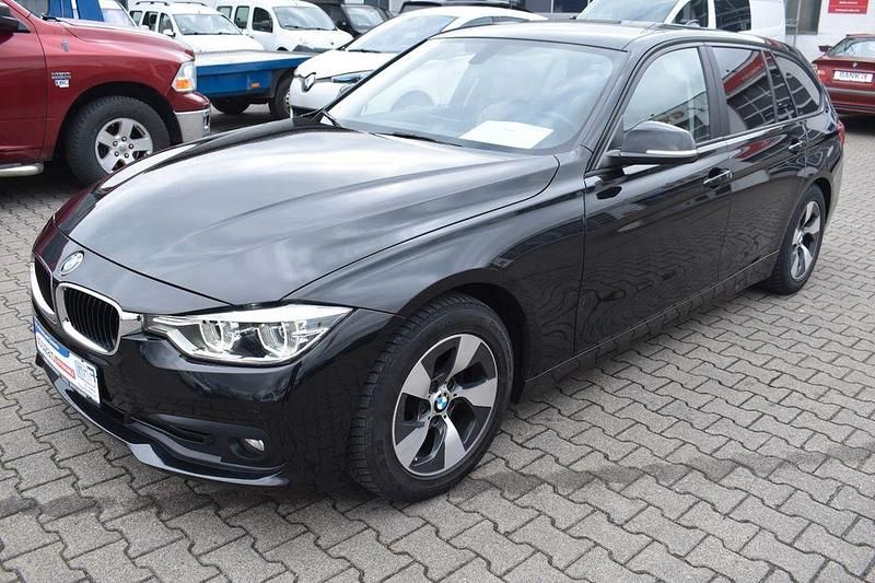 Gebraucht BMW 320 Advantage 163 PS (119 kW) 2017 Schwarz Kombi